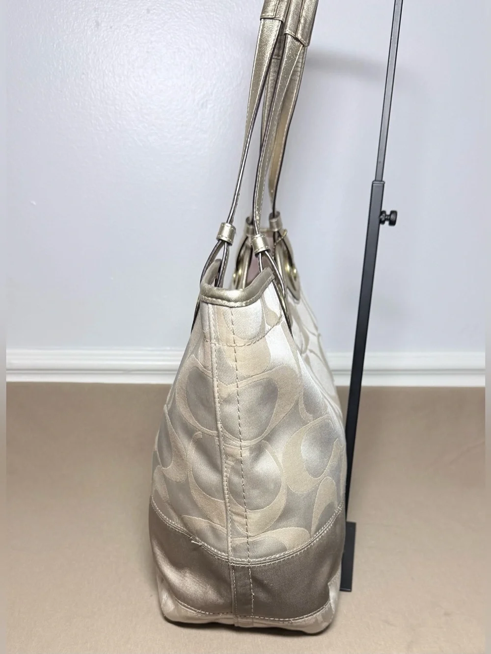 ✨ Coach Signature C Jacquard Tote - Beige & Metallic Gold ✨